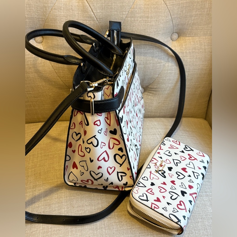 ❤️SOLD!!❤️Kate spade Staci heart printed medium satchel bag & wallet - Picture 5 of 8